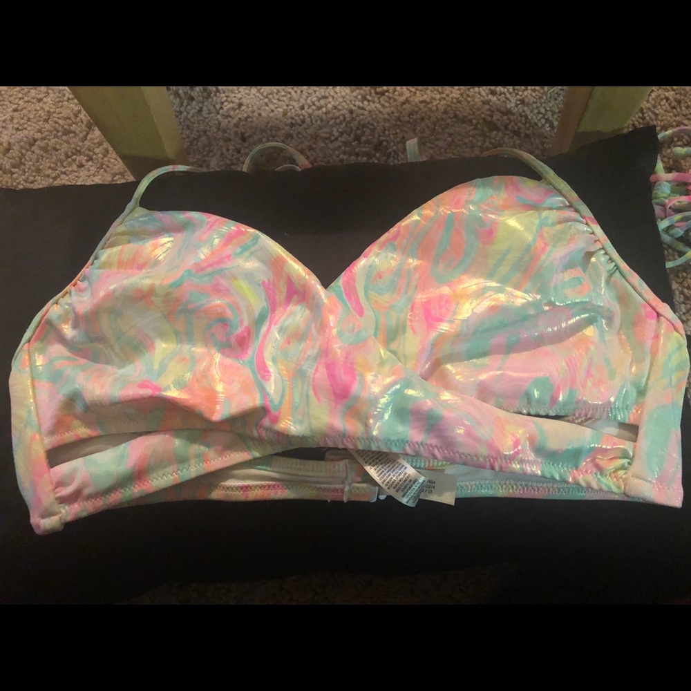 Like new size M Victoria’s Secret Pink Bikini Top